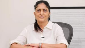 பராசக்தி படத்தில் அந்த பிரபல ஹீரோதான் நடிக்க வேண்டியது… இயக்குநர் சுதா கொங்கரா ஓபன் டாக்