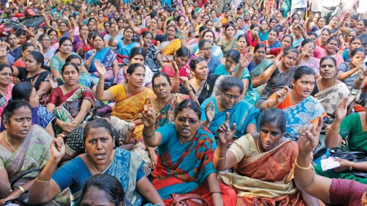 தொடரும் ஆசிரியர்கள் போராட்டம்.. குண்டுகட்டாக கைது செய்த போலீசார்.. தொடரும் ஆசிரியர்கள் போராட்டம்.. குண்டுகட்டாக கைது செய்த போலீசார்..