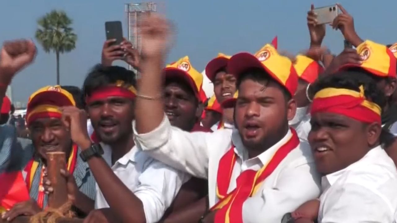 தமிழக வெற்றிக் கழகம் பொதுக்கூட்டம் எப்படி இருக்கு? தொண்டர்கள் சொன்ன கருத்து! தமிழக வெற்றிக் கழகம் பொதுக்கூட்டம் எப்படி இருக்கு? தொண்டர்கள் சொன்ன கருத்து!