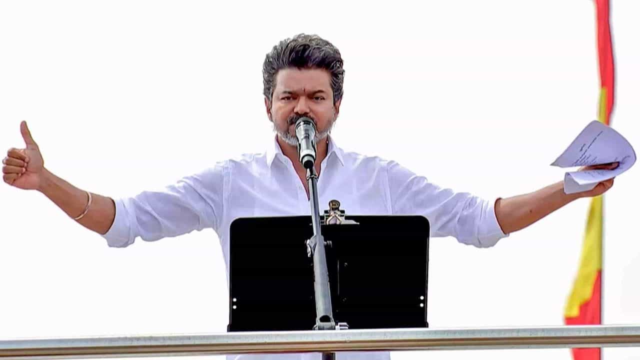 உருவாகும் புதிய கூட்டணி..? விஜய் பேச்சால் பரபரக்கும் அரசியல் களம்! உருவாகும் புதிய கூட்டணி..? விஜய் பேச்சால் பரபரக்கும் அரசியல் களம்!