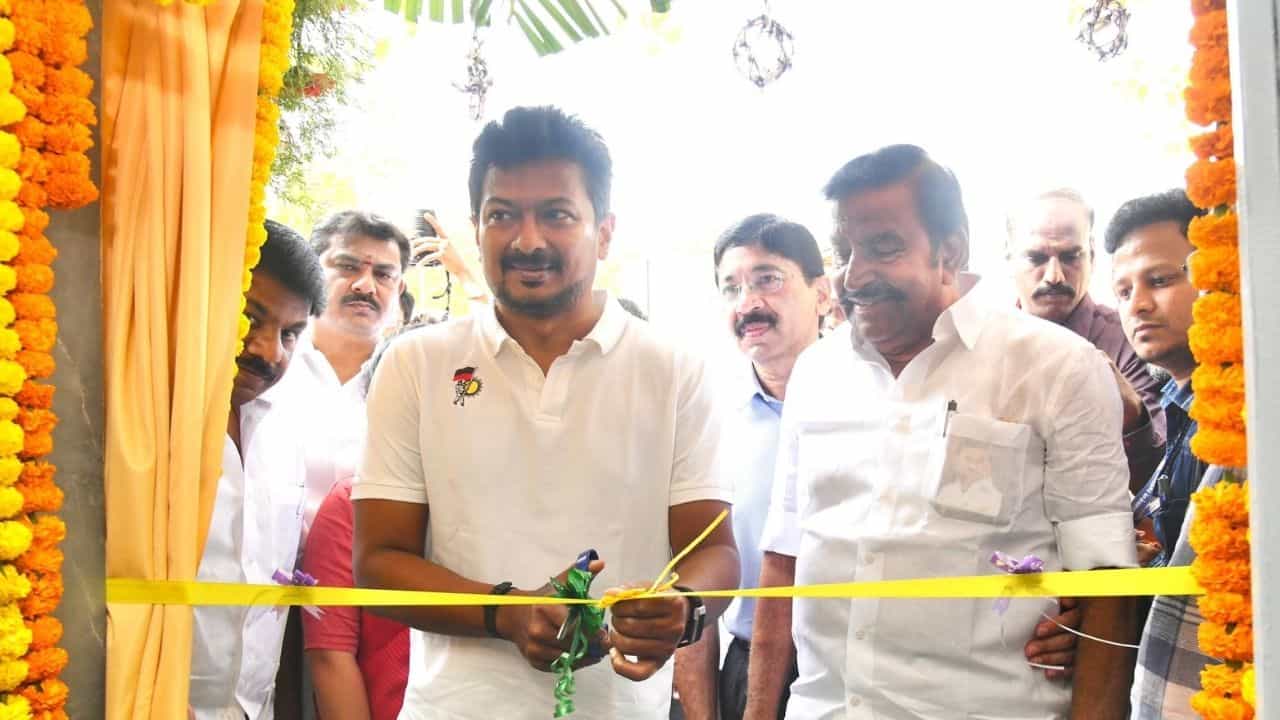 வீடற்றோர்களுக்கு இரவு நேர காப்பகம்.. 15 அத்தியாவசிய பொருட்கள் - திறந்து வைத்த துணை முதல்வர் உதயநிதி ஸ்டாலின்..