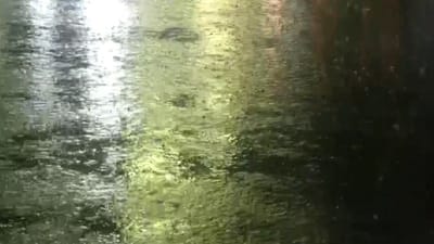 சென்னையில் விடாது விரட்டும் கனமழை.. வடபழனியில் தேங்கிய தண்ணீர்!