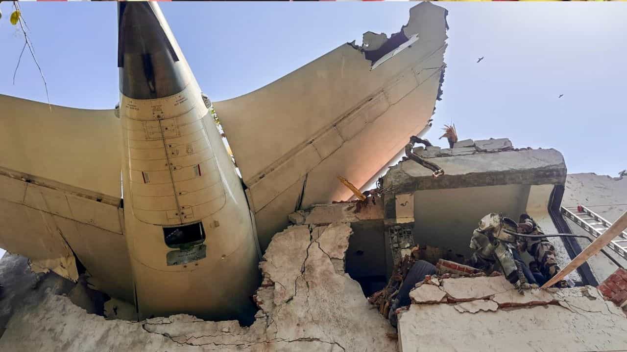 ஏர் இந்தியா விமான விபத்து.. விமானியை விசாரணைக்கு அழைத்த AAIB.. எதிர்க்கும் FIP.. ஏன்?