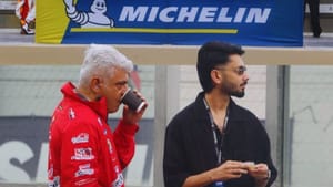 அபுதாபி கார் ரேஸ் களத்தில் சந்தித்த அஜித் குமார்- அனிருத்.. ரசிகர்களிடையே வைரலாகும் போட்டோஸ்!