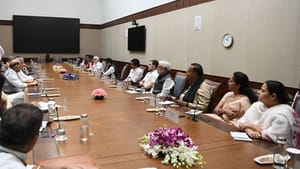 2026 பட்ஜெட் கூட்டத்தொடர்.. ஜன.27ல் அனைத்துக்கட்சி கூட்டத்திற்கு அழைப்பு..