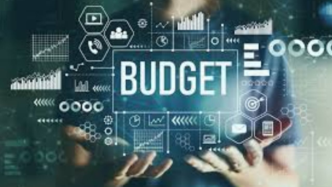 வாடகை, பள்ளி கட்டணம், மருத்துவச் செலவுகள் உயர்ந்து வரும் நிலையில், வரி வரம்பு உயர்த்தப்படுவது சம்பளத்தின் உண்மையான மதிப்பை பாதுகாக்கும் என அவர் கூறினார்.