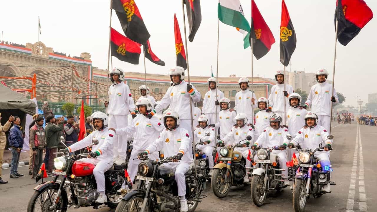 77வது குடியரசு தின அணிவகுப்பு நிகழ்ச்சி.. செல்போனில் நேரலை எப்படி பார்ப்பது? விவரம் இதோ..