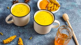 Health Tips: இரவில் தூங்க செல்வதற்கு முன் சூடான பால்.. இன்றே தொடங்கினால் இவ்வளவு நன்மைகளா?...