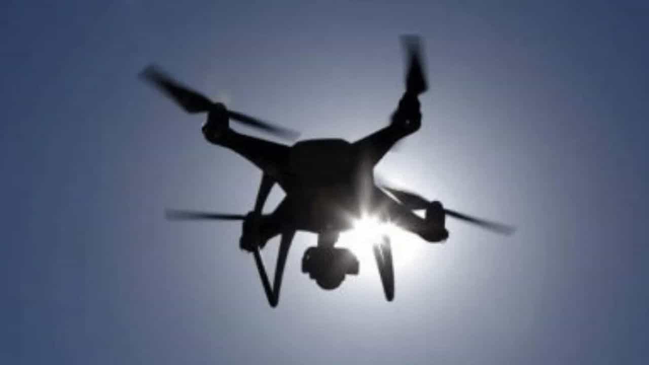 ஜம்மு காஷ்மீரில் எல்லைக் கட்டுப்பாட்டு கோடு அருகே பல ட்ரோன்கள் ஊடுருவ முயற்சி