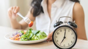 Health Tips: 15 நாட்களுக்கு ஒரு முறை.. ஒரு வேளை உண்ணாவிரதம்.. உடலுக்குள் இவ்வளவு நன்மைகள் நடக்குமா?