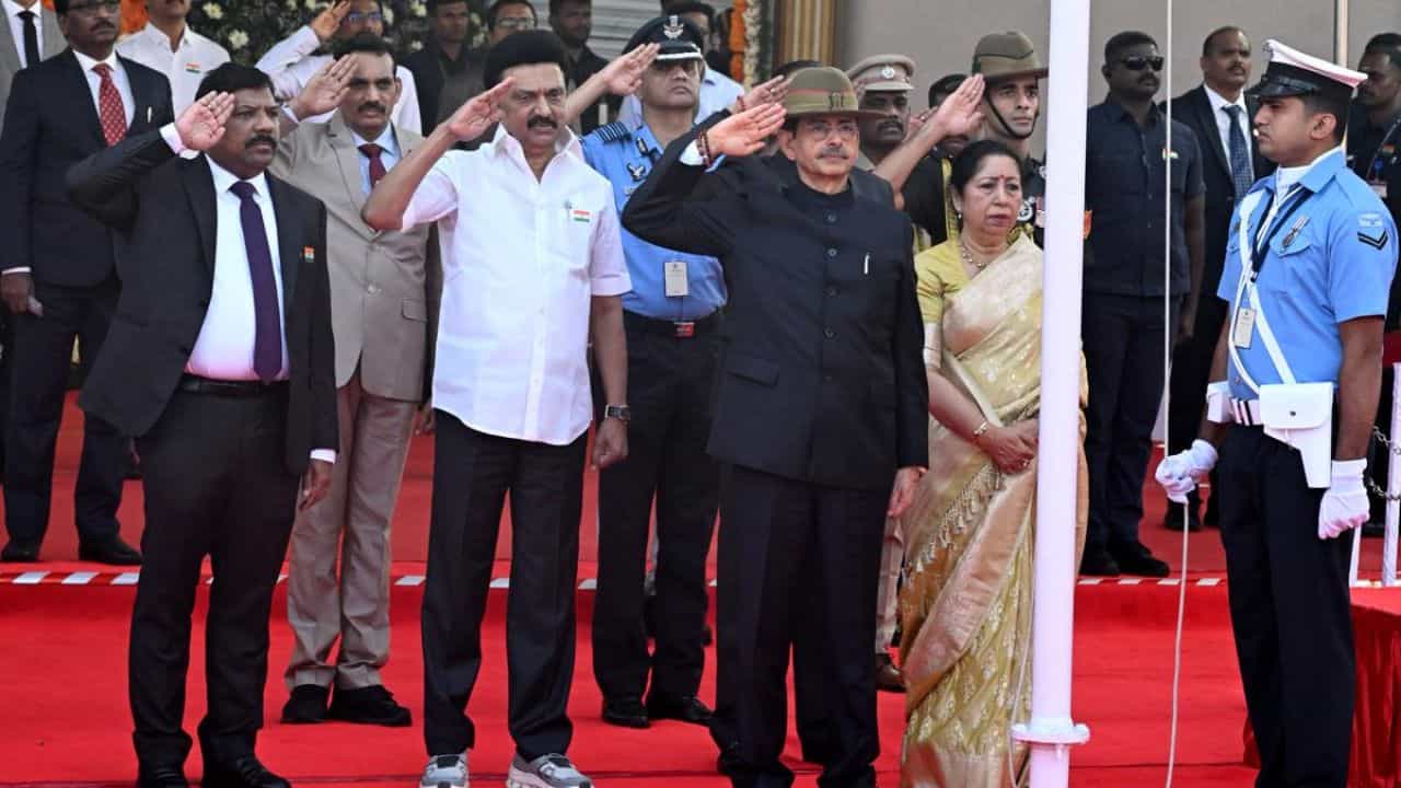 குடியரசு தினம்:ஆளுநர் ஆர்.என்.ரவி இன்று தேசியக் கொடி ஏற்றுகிறார்...நிகழ்ச்சி நிரல் இதோ!