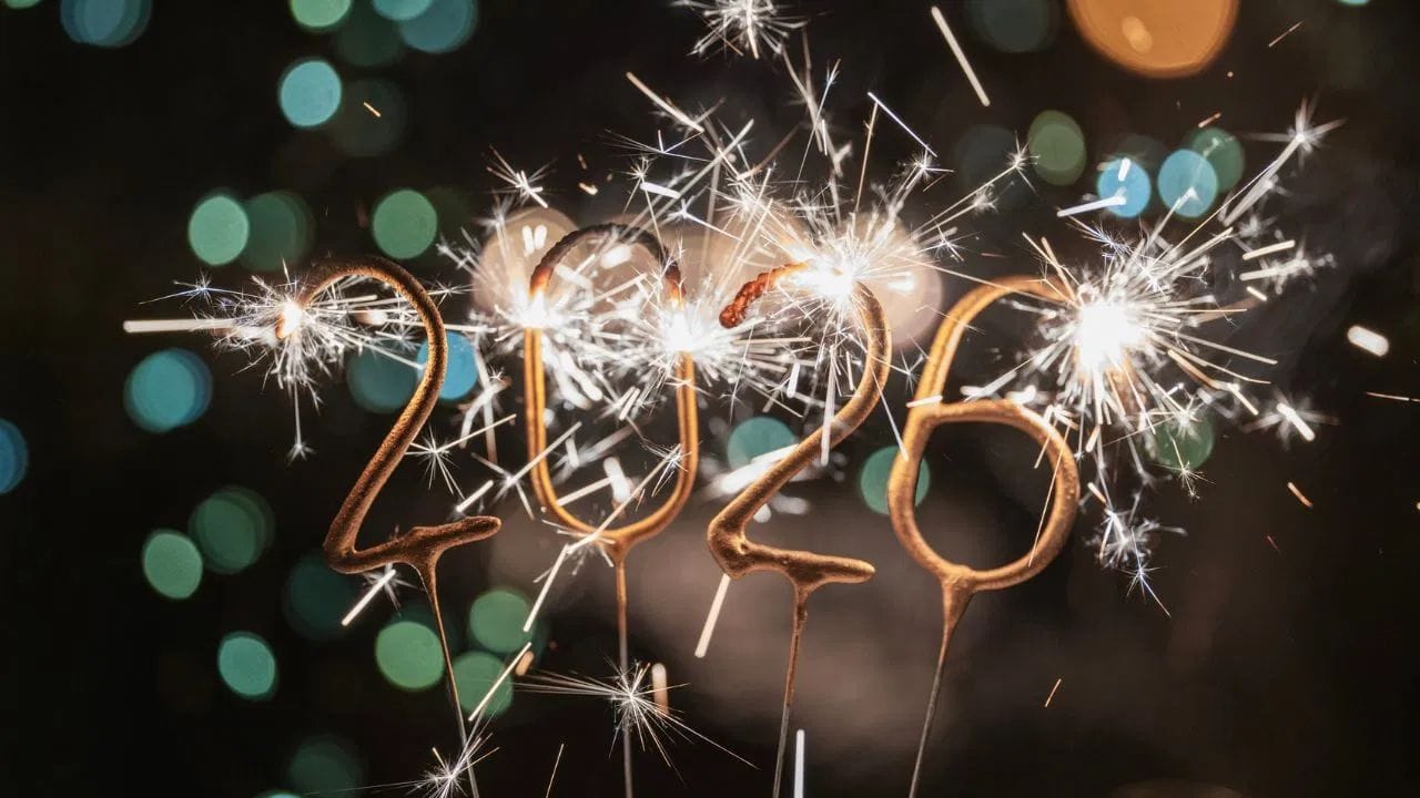 புத்தாண்டு சிறப்பு பரிசு வேண்டும் என்றால் இந்த லிங்கை கிளிக் செய்யுங்கள், புத்தாண்டு சலுகை, புத்தாண்டு வாழ்த்து என் கூறி லிங் அனுப்பப்பட்டு அதன் மூலம் இந்த மோசடி நடைபெறுவதாக கூறப்பட்டுள்ளது. எனவே பொதுமக்கள் தங்களுக்கு வரும் புத்தாண்டு வாழ்த்துக்கள் குறித்து கவனமாக இருக்க காவல்துறை எச்சரிக்கை விடுத்துள்ளது குறிப்பிடத்தக்கது. 