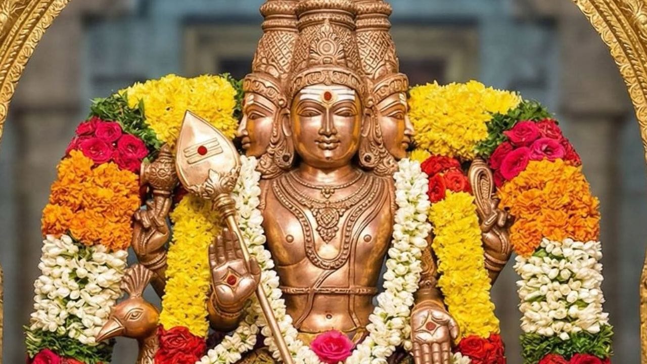 வேல் என்பது ஞான வேல், வஜ்ர வேல் என்ற இரு நிலைகளைக் கொண்டது. ஒன்று அருள் வழங்கும் வடிவம்; மற்றொன்று தீய சக்திகளை அழிக்கும் வடிவம். இந்த இரண்டும் இணைந்ததே தைப்பூசத்தின் சக்தி.அதனால் தைப்பூசம் என்பது ஒரு திருவிழா அல்ல; முருகன் உள்ளத்தில் எழும் நாள், வாழ்க்கை திசை மாறும் நாள், ஞானம் மலரும் நாள் ஆகும். உண்மையான பக்தியுடன் கொண்டாடப்படும் தைப்பூசம், மனிதனை நல்வழிக்குத் திருப்பும் ஆன்மிகப் பண்டிகையாக விளங்குகிறது.