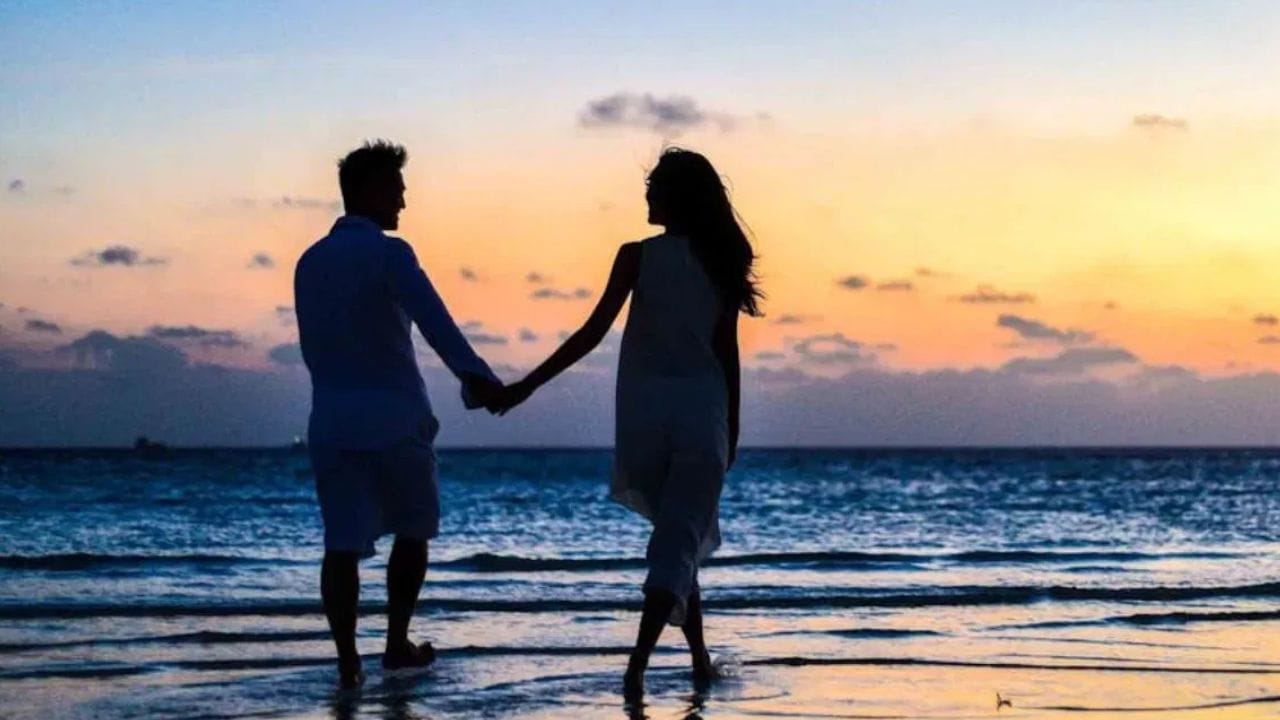 கூடுதலாக, மனதில் தைரியத்தையும் நேர்மறையையும் பேணுவதும், கடவுளின் அருளைப் பெறுவதும் நல்லது என்று ஆன்மிகம் கூறுகிறது ( (Disclaimer : இந்தக் கட்டுரை ஆன்மிக மற்றும் வாஸ்து நம்பிக்கையின்படி மட்டுமே எழுதப்பட்டது. எந்த ஒரு அறிவியல் ஆதாரமும் விளக்கமும் இதற்கு இல்லை)