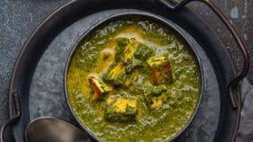 பாலக் பன்னீரால் உண்டான பிரச்சனை.. 2 இந்திய மாணவர்கள் அமெரிக்காவில் இருந்து வெளியேறிய சம்பவம்.. நஷ்ட ஈடு வழங்கிய பல்கலைக்கழகம்.....