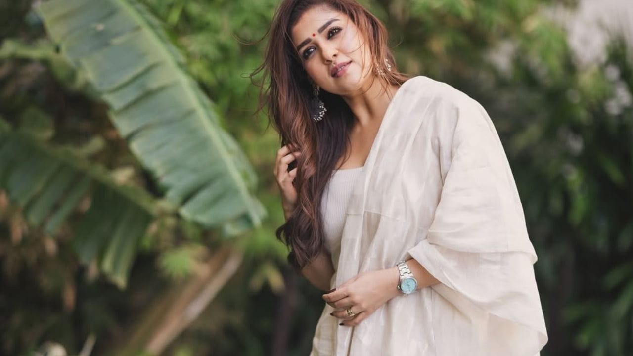 மூக்குத்தி அம்மன் பட வெற்றியைத் தொடர்ந்து உருவாகியுள்ள படம் தான் முக்குத்தி அம்மன் 2. சுந்தர்.சி இயக்கத்தில் உருவாகியுள்ள இந்தப் படம் வருகிற கோடைகாலத்தில் வெளியாகிறது.