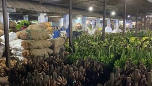 பொங்கல் பண்டிகையை முன்னிட்டு தூத்துக்குடி சந்தையில் குவிந்த காயகறிகள், பழங்கள்!