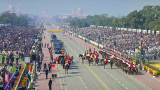 77வது குடியரசு தின அணிவகுப்பு: வந்தே மாதரம் தலைப்பில் இடம்பெற்ற சிறப்பம்சங்கள்..