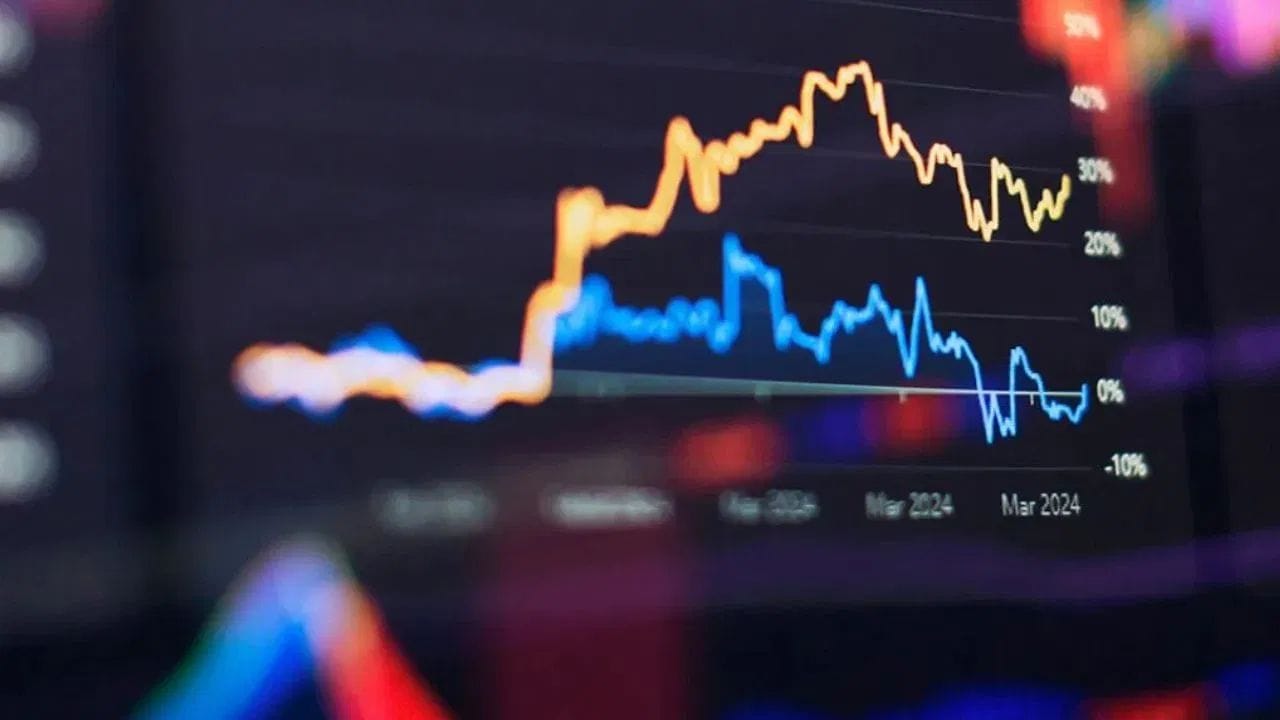 ஒவ்வொரு ஆண்டும் குடியரசு தினம் அன்று பள்ளி, கல்லூரிகள் மற்றும் அரசு அலுவகங்களுக்கு விடுமுறை அளிக்கப்படும். அந்த வகையில், இந்த ஆண்டும் பள்ளி, கல்லூரிகள் மற்றும் அரசு அலுவகங்களுக்கு விடுமுறை அளிக்கப்பட்டுள்ளது. அந்த வகையில் இந்த பங்குச்சந்தைகளான என்எஸ்இ, பிஎஸ்இ-க்கு அன்றைய தினம் விடுமுறை அளிக்கப்பட்டுள்ளது.