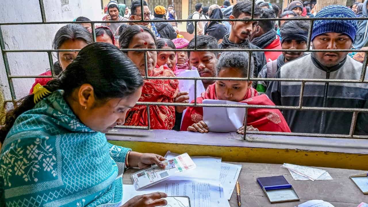 நிறைவடைந்த SIR பணிகள்.. வாக்காளர் பட்டியலில் பெயர் சேர்க்க 13 லட்சம் பேர் விண்ணப்பம்..