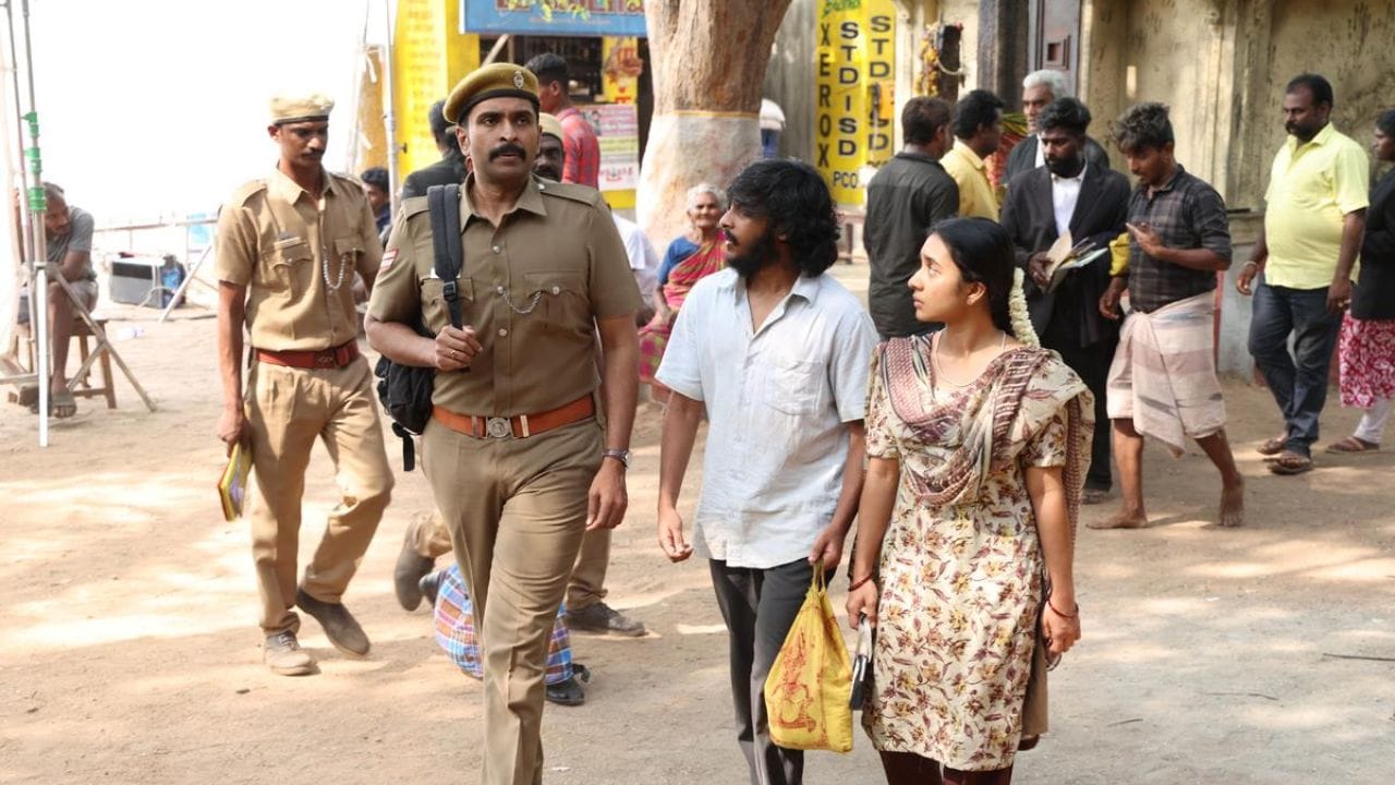 இந்தப் படத்துக்கு டாணாக்காரன் பட இயக்குநர் தமிழ் கதை எழுதியிருந்தார். இது அவரது வாழ்க்கையில் நடந்த உண்மையான என்பது குறிப்பிடத்தக்கது.