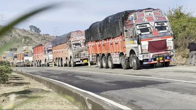 ஜம்மு & காஷ்மீரில் 3வது நாளாக தேசிய நெடுஞ்சாலைகள் மூடல்!