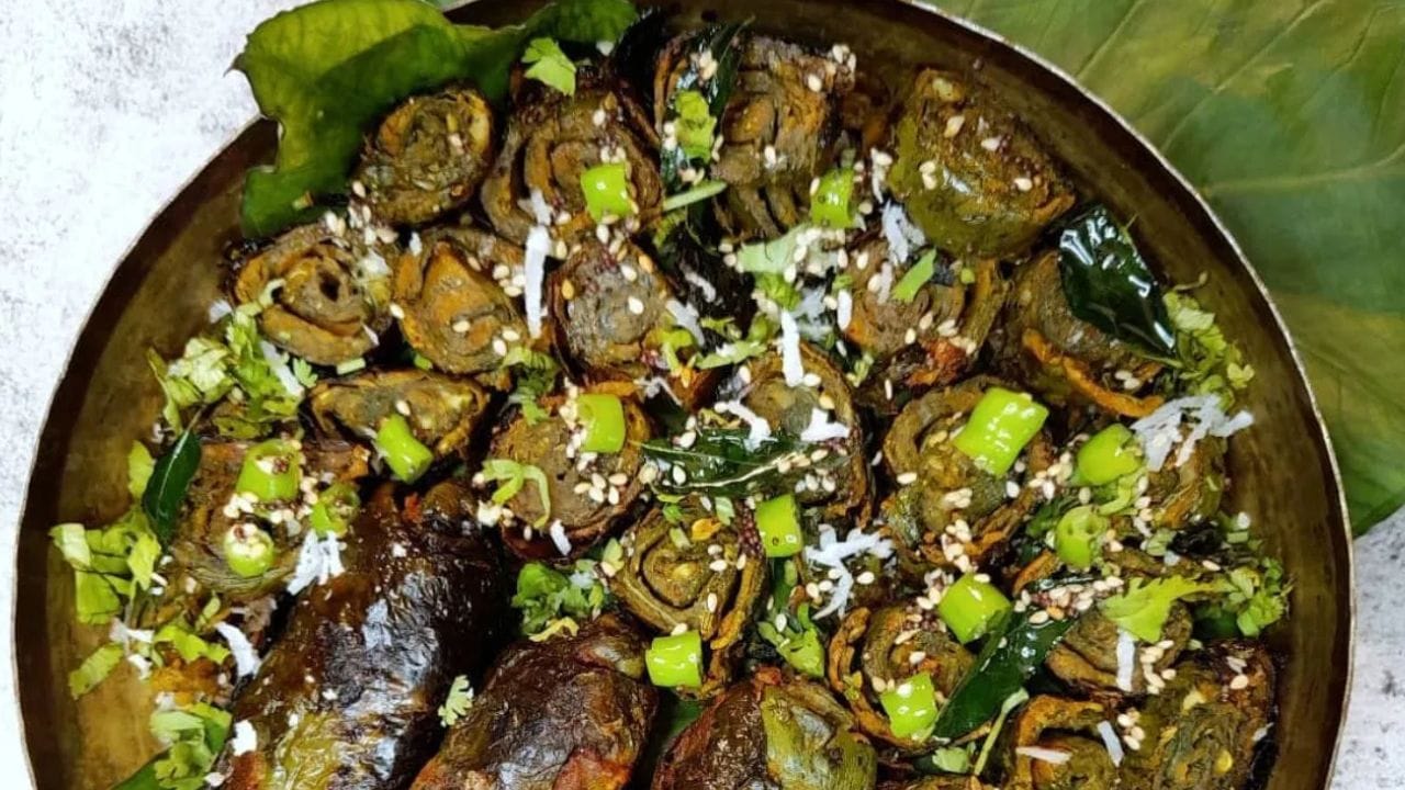 குஜராத்தின் காண்ட்வி மிகக் குறைந்த எண்ணெயில் தயாரிக்கப்படும் ஒரு உணவாகும். இருப்பினும், இது நேரடியாக வேகவைக்கப்படுவதில்லை. அதற்கு பதிலாக, இது ஒரு கடலை மாவுடன் தயாரிக்கப்பட்டு, ஒரு தடிமனான பேஸ்ட்டை உருவாக்க சமைக்கப்படுகிறது. பின்னர் அது ஒரு தட்டையான தட்டில் அல்லது பலகையில் பரப்பப்பட்டு, ரோல்களாக வெட்டப்பட்டு, சிறிது எண்ணெயுடன் பதப்படுத்தப்படுகிறது.