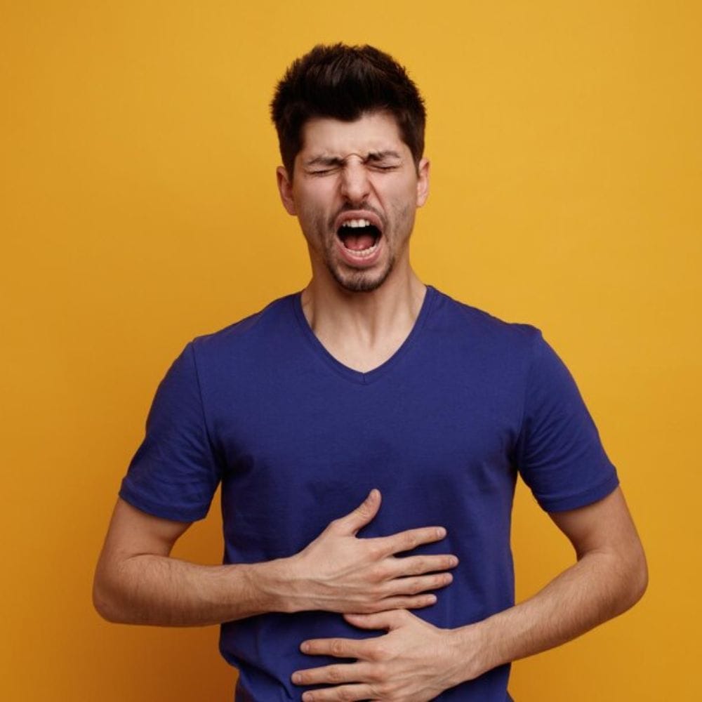 ஏற்கனவே வாயு மற்றும் நெஞ்செரிச்சல் பிரச்சனைகள் அதிகமாக உள்ளவர்கள், குளிர்கால காலையில் வெறும் வயிற்றில் தேன் மற்றும் எலுமிச்சை சாறு கலந்த வெதுவெதுப்பான நீரைக் குடிக்கும் பழக்கத்தை ஏற்படுத்திக்கொள்ள வேண்டும்.