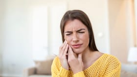 Teeth Care: எது சாப்பிட்டாலும் பல் கூச்சமா..? வீட்டிலேயே சரிசெய்யும் எளிய குறிப்புகள்..!...