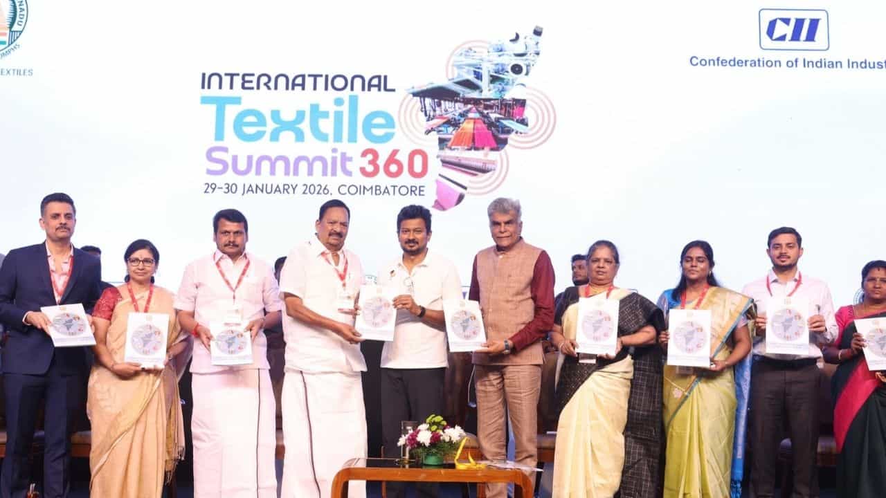 தமிழக துணிநூல் துறைக்கு ரூ.912.97 கோடி முதலீடு: 55 நிறுவனங்களுடன் புரிந்துணர்வு ஒப்பந்தம்..