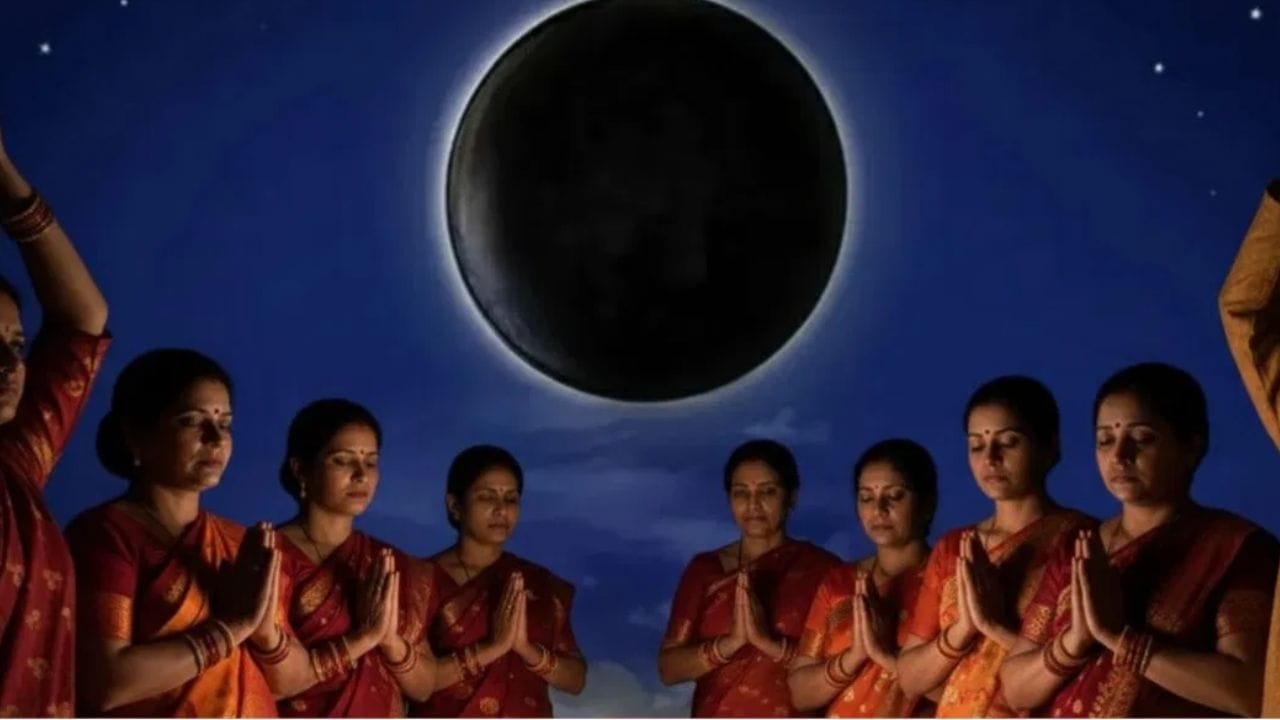 அமாவாசை நாளில் மட்டும் யாராவது தங்கள் மூதாதையர்களை மீண்டும் மீண்டும் கனவில் கண்டால், அவர்களின் ஒரு ஆசை இன்னும் நிறைவேறவில்லை என்று அர்த்தம். அப்படிப்பட்ட நிலையில், மூதாதையர்கள் அவர்களின் கனவில் தோன்றுகிறார்கள். அது தர்ப்பணம் (காணிக்கை) அல்லது தானம் செய்ய வேண்டியதன் அவசியத்தைக் குறிக்கிறது.