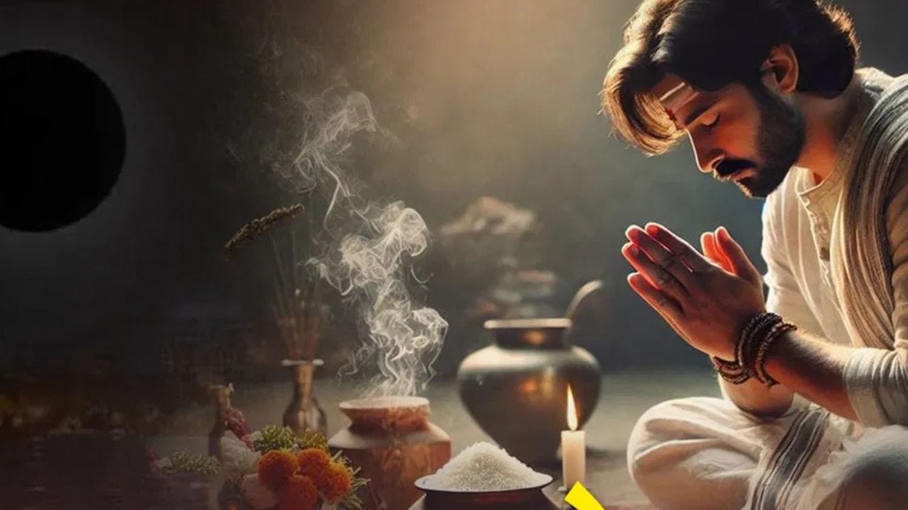 உங்கள் முன்னோர்கள் உணவு கேட்பது போல் கனவு கண்டால், அவர்கள் திருப்தி அடையவில்லை என்பதைக் குறிக்கிறது. எனவே, தை அமாவாசை நாளில், நீங்கள் அவர்களுக்கு மரியாதையுடன் உணவு வழங்க வேண்டும். நீங்கள் அவர்களுக்கு தானம் செய்து அனுப்ப வேண்டும். அவ்வாறு செய்வது உங்கள் முன்னோர்களின் ஆன்மாக்களுக்கு அமைதியைத் தரும்.