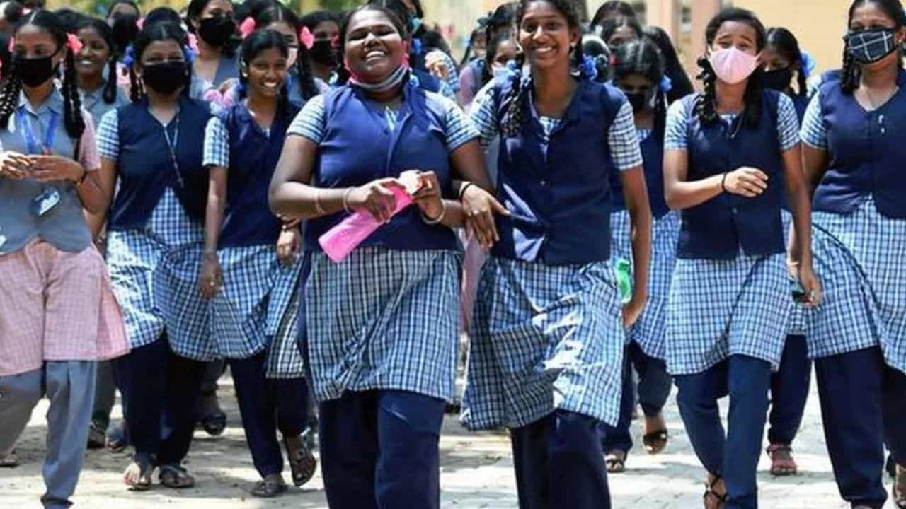 இந்த மாவட்டத்தில் வருகிற புதன்கிழமை உள்ளூர் விடுமுறை - காரணம் இதுதான்! இந்த மாவட்டத்தில் வருகிற புதன்கிழமை உள்ளூர் விடுமுறை - காரணம் இதுதான்!