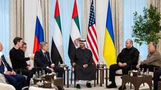 4 ஆண்டுகளாக நீடிக்கும் போர்.. அபு தாபியில் நடக்கும் அமெரிக்கா-ரஷ்யா-உக்ரைன்  மும்முனை பேச்சுவார்த்தை..
