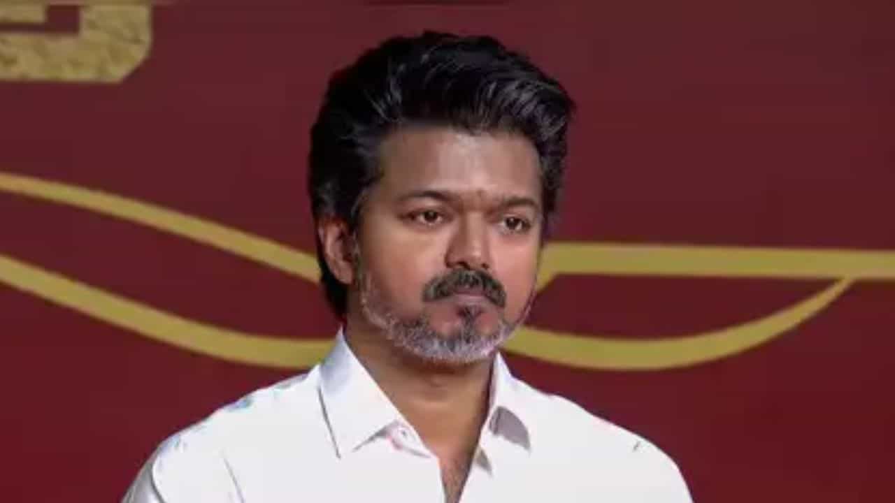 கூட்டணி வாசல் கதவு திறந்திருந்தும் வராத கட்சிகள்... தனித்து விடப்படுகிறதா தவெக.. என்ன செய்யப்போகிறார் விஜய்!