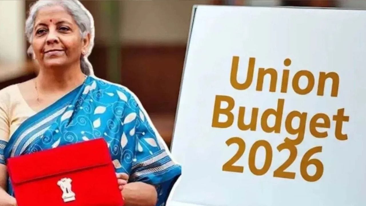 உயிர்காக்கும் மருந்துகள் மற்றும் மருந்துத் துறை தொடர்பான முக்கிய அறிவிப்புகளும் இருப்பதாகத் தெரிகிறது. இதற்கிடையில், நாட்டின் உள்கட்டமைப்புக்கான மூலதனச் செலவை ரூ. 11 லட்சம் கோடியிலிருந்து ரூ. 15 லட்சம் கோடியாக உயர்த்துவது குறித்து அரசாங்கம் பரிசீலித்து வருகிறது.