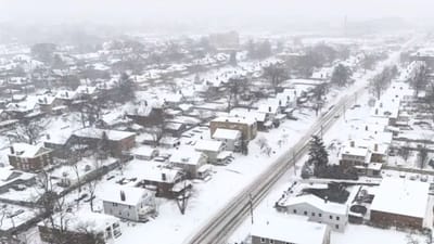 அமெரிக்காவை புரட்டிப்போட்ட பனிப்புயல்.. அதிகரிக்கும் உயிரிழப்பு