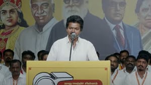 “அழுத்தம் இருக்கிறது.. அழுத்தத்திற்கு அடங்கிப் போகமாட்டேன்”.. விஜய் பரபர பேச்சு