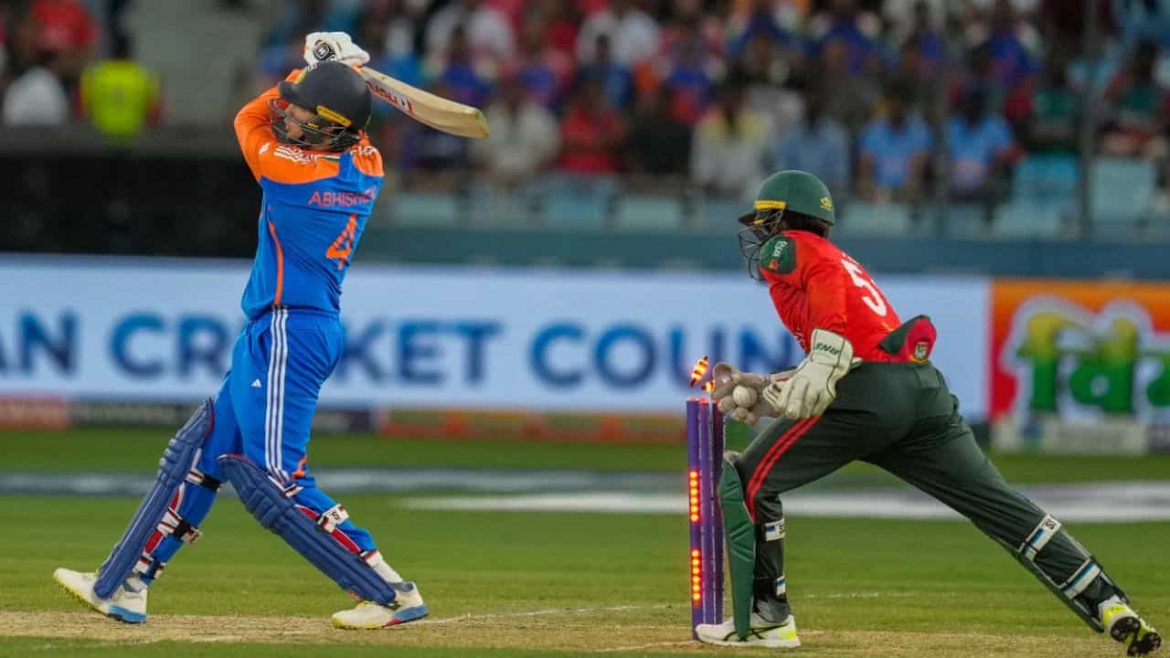 T20 World Cup 2026: 2026 உலகக் கோப்பையில் விவிஐபி பாதுகாப்பு.. மறுத்த வங்கதேசம்.. வழி தெரியாமல் தவிக்கும் பிசிசிஐ! T20 World Cup 2026: 2026 உலகக் கோப்பையில் விவிஐபி பாதுகாப்பு.. மறுத்த வங்கதேசம்.. வழி தெரியாமல் தவிக்கும் பிசிசிஐ!