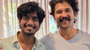 வித் லவ் படத்திற்காக அபிஷன் ஜீவிந்தை நேரில் அழைத்துப் பாராட்டிய விஜய் தேவரகொண்டா