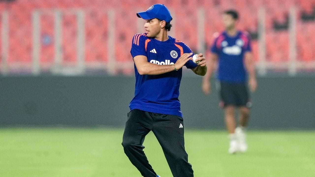 மேலும் பேசிய அவர், ஒரு கிரிக்கெட் வீரரின் வாழ்க்கையில் ஏற்றத்தாழ்வுகள் சாதாரணமானவை. சில போட்டிகளில் ரன்கள் வரும், சில நேரங்களில் வராது என்பதே கிரிக்கெட்டின் இயல்பு என்றார்.