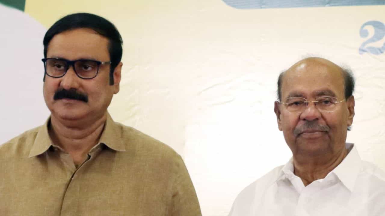 முடிவுக்கு வரும் தந்தை மகன் மோதல்? ராமதாஸ் தலைமையில் இன்று நடக்கும் மாவட்ட செயலாளர்கள் கூட்டம்..