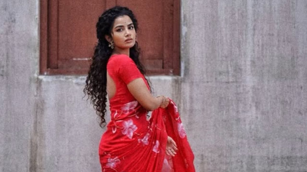 இவர் கடந்த 2025ம் ஆண்டில் மாரி செல்வராஜ் இயக்கதில் வெளியான பைசன் படத்தில், துருவ விக்ரமிற்கு ஜோடியாக நடித்து மீண்டும் தமிழில் பிரபலமானார். இப்படத்தை அடுத்ததாக 2026ம் ஆண்டில் இவரின் நடிப்பில் லாக்டவுன் என்ற பெண்ணியம் குறித்த படம் வெளியாகியிருந்தது. இது ஓரளவு நல்ல வரவேற்பை இவருக்கு கொடுத்தது. இந்நிலையில் நேர்காணல் ஒன்றில் பைசன் படத்தில் பணியாற்றிய தருணம் குறித்து அவர் பகிர்ந்துள்ளார்.