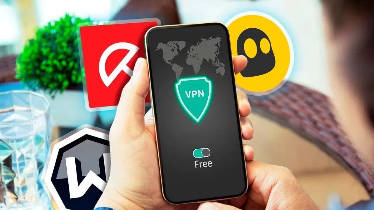 மிகப்பெரிய அச்சுறுத்தல் இலவச VPN செயலிகளுடன் தொடர்புடையது என்று கூறப்படுகிறது. இந்த செயலிகள் பயனர்களின் அடையாளங்களை மறைப்பதன் மூலம் இணையத்தைப் பாதுகாப்பானதாக்குவதாகக் கூறுகின்றன. ஆனால் உண்மையில், பல இலவச VPN சேவைகள் தங்கள் பயனர்களின் அனைத்து ஆன்லைன் செயல்பாடுகளையும் கண்காணிக்கின்றன. இந்த செயலிகள் எந்த வலைத்தளங்களைப் பார்வையிடுகின்றன, எந்த ஆப்ஸ் பயன்படுத்தப்படுகின்றன என்பதைப் பதிவு செய்யலாம். பல சந்தர்ப்பங்களில், பயனர்களின் டேட்டாவை விற்பதன் மூலம் அவை லாபம் ஈட்டுகின்றன.