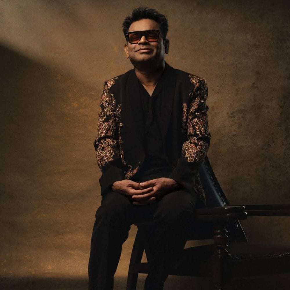 அந்த வகையில் சமீபத்தில் இசையமைப்பாளர் ஏ.ஆர்.ரஹ்மான், சென்னையில் தனது மியூசிக்  கான்சர்ட் ஒன்றை நடித்தியிருந்தார். அதில் தனுஷும் வந்து பாடல் பாடியிருந்தார். அந்த நிகழ்ச்சியில் மாற்றுத்திறனாளி ரசிகர்களும் கலந்துகொள்ளும் விதத்தில் ஏற்பாடு செய்யப்பட்டிருந்தது. இந்த நிகழ்ச்சி குறித்த வீடியோ ஒன்றை பகிர்ந்த ஏ.ஆர்.ரஹ்மான், அதில் அதிர்ச்சியான விஷயத்தை பகிர்ந்துள்ளார். 
அந்த வகையில் சமீபத்தில் இசையமைப்பாளர் ஏ.ஆர்.ரஹ்மான் சென்னையில் தனது கான்சர்ட் ஒன்றை நடித்தியிருந்தார். அதில் தனுஷும் வந்து பாடல் பாடியிருந்தார். அந்த நிகழ்ச்சியில் மாற்றுத்திறனாளி ரசிகர்களும் கலந்துகொள்ளும் விதத்தில் ஏற்பாடு செய்யப்பட்டிருந்தது. இந்த நிகழ்ச்சி குறித்த வீடியோ ஒன்றை பகிர்ந்த ஏ.ஆர்.ரஹ்மான், அதில் அதிர்ச்சியான விஷயத்தை பகிர்ந்துள்ளார்.