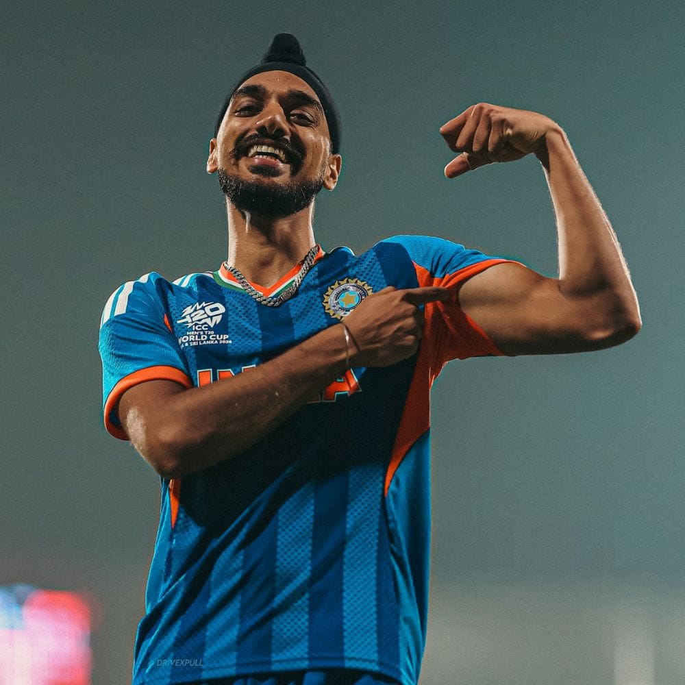 சர்வதேச டி20 போட்டிகளில் இந்தியாவின் முன்னணி விக்கெட் வீழ்த்தியவர்கள் பட்டியலில் அர்ஷ்தீப் சிங் முதலிடத்தில் உள்ளார். இந்திய அணிக்காக அர்ஷ்தீப் சிங் இதுவரை 77 போட்டிகளில் விளையாடி 120 விக்கெட்டுகளை வீழ்த்தியுள்ளார். இந்த பட்டியலில் பும்ரா 107 விக்கெட்டுகளுடன் 2வது இடத்தில் இருக்கிறார்.