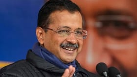 மதுபானக் கொள்கை வழக்கில் கெஜ்ரிவால்,  மணீஷ் சிசோடியா விடுவிப்பு.. கண்ணீர் விட்டு அழுத கெஜ்ரிவால்!...