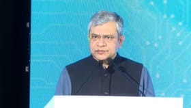 ‘வருவாயை நியாயமாக பகிர்ந்து கொள்ள வேண்டும்’ – சமூக ஊடக தளங்களுக்கு  அமைச்சர் அஸ்வினி வைஷ்ணவ்  எச்சரிக்கை...