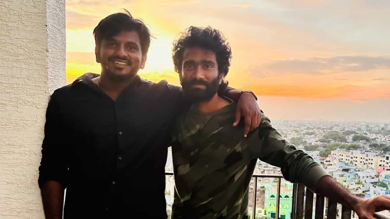 மீண்டும் இணையும் பிரதீப் ரங்கநாதன் - அஷ்வத் மாரிமுத்து கூட்டணி - டிராகன் 2 படம் உறுதி! மீண்டும் இணையும் பிரதீப் ரங்கநாதன் - அஷ்வத் மாரிமுத்து கூட்டணி - டிராகன் 2 படம் உறுதி!