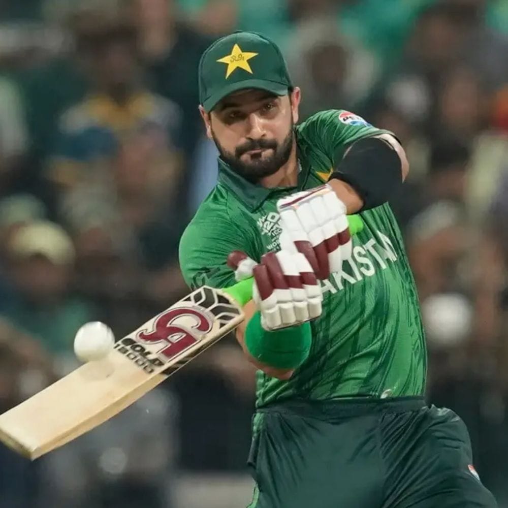 2025 ஆசியக் கோப்பையில் பாகிஸ்தான் அணி, இந்திய அணியை எதிர்கொண்டபோதெல்லாம் சாஹிப்சாதா ஃபர்ஹான் அதிவேக ரன் குவிப்பில் ஈடுப்பட்டார். அரைசதம் அடித்து கொண்டாடியபோது அது மிகப்பெரிய சர்ச்சையாகவும் மாறியது. இந்தநிலையில், சாஹிப்சாதா ஃபர்ஹான் 2026 டி20 உலகக் கோப்பையில் இந்திய அணிக்கு பயம் காட்டுவார்.